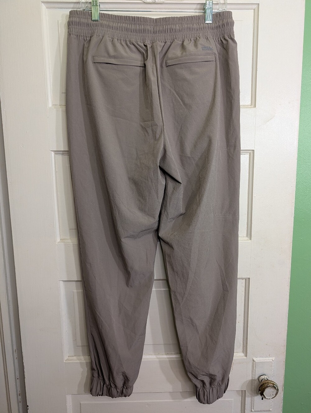 Eddie Bauer Women's M Utility Cargo Jogger Pants Taupe Hiking Travel Stretch - Picture 5 of 9